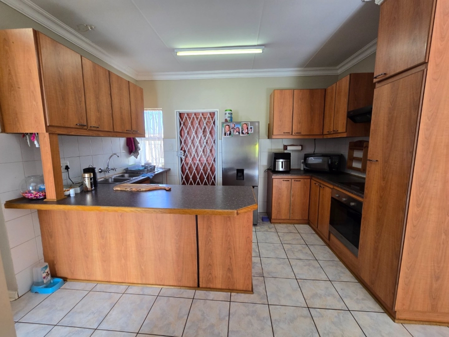 To Let 3 Bedroom Property for Rent in Langenhovenpark Free State